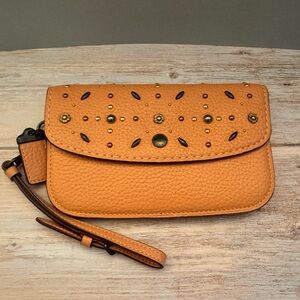 ❌❌Sold❌❌ Coach 1941 Glovetanned Leather Wristlet